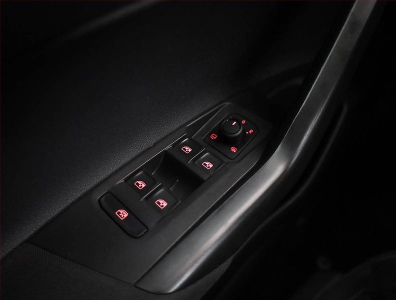 Volkswagen Polo (2019) 1.0 TSI, Automat - fotka 14 z 16