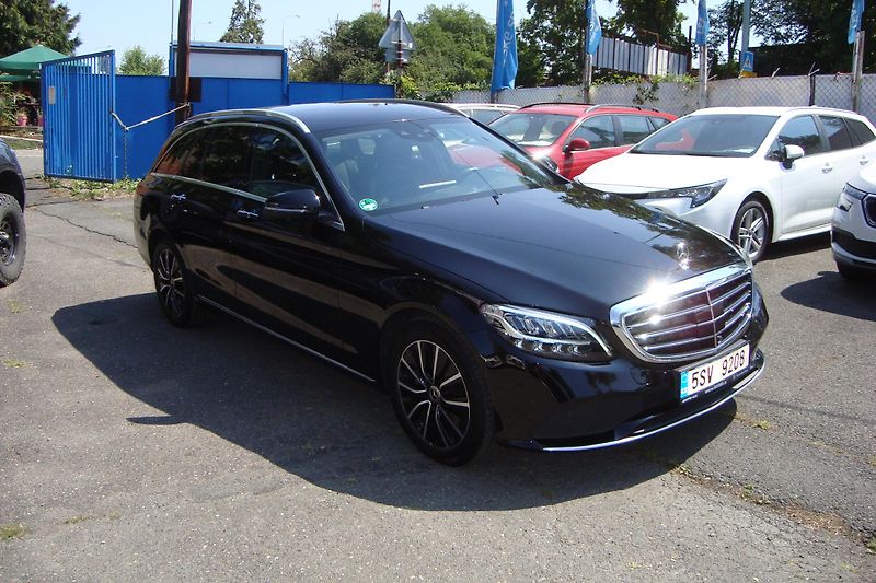 Mercedes-Benz Třídy C (2021) 220D,143kW, Exclusivce,S.kniha - fotka 9 z 92