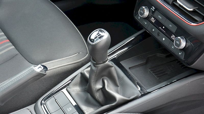 Škoda Kamiq (2024) 1.5 TSI 110 KW Monte Carlo - fotka 23 z 25
