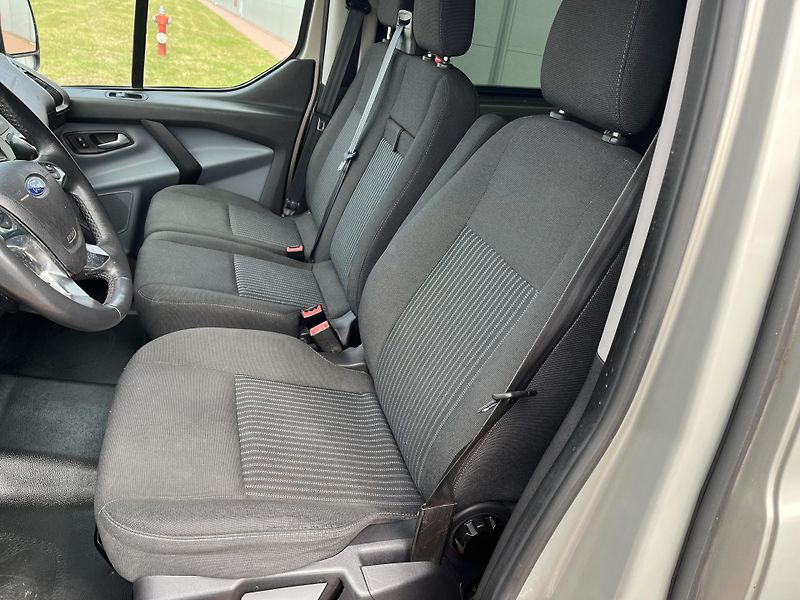 Ford Transit Custom 2.2 TDCi 9 míst - fotka 9 z 27