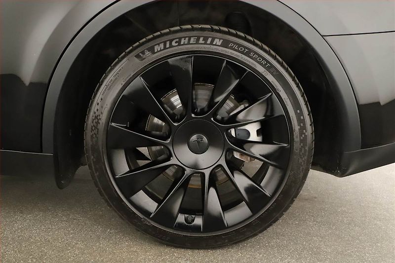 Tesla Model Y (2023) Long Range AWD 79kWh, SoH 91% - fotka 12 z 27