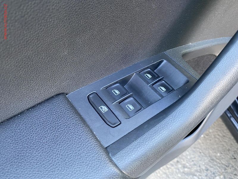 Škoda Octavia (2014) 1.6 TDi, Elegance, bixen - fotka 13 z 19