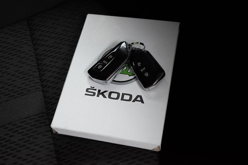 Škoda Octavia 1.5 TSI STYLE*TAŽNÉ*DPH*ČR 1.M - fotka 30 z 38