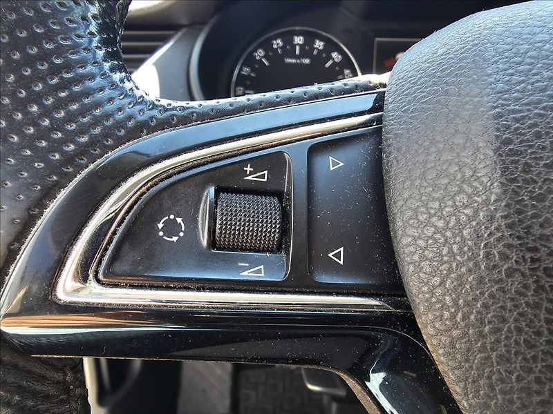 Škoda Octavia 2,0TDi 110KW Elegance TZ - fotka 15 z 49