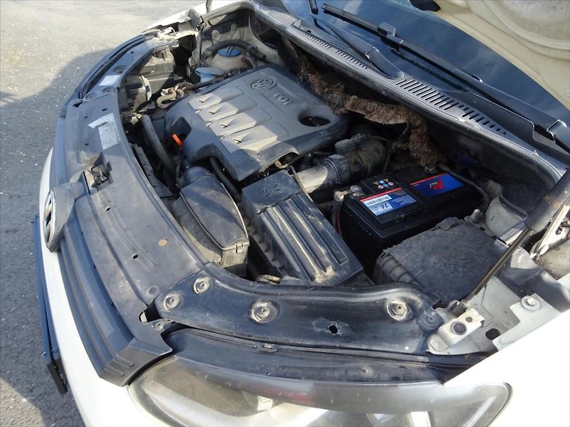 Volkswagen Touran 1,6 TDi 77 kW - fotka 24 z 25