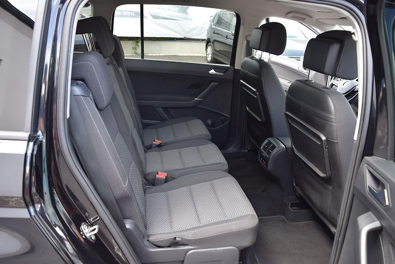 Volkswagen Touran (2016) 1.4TSI 110kw TAŽNÉ 7MÍST WEBAS - fotka 38 z 43