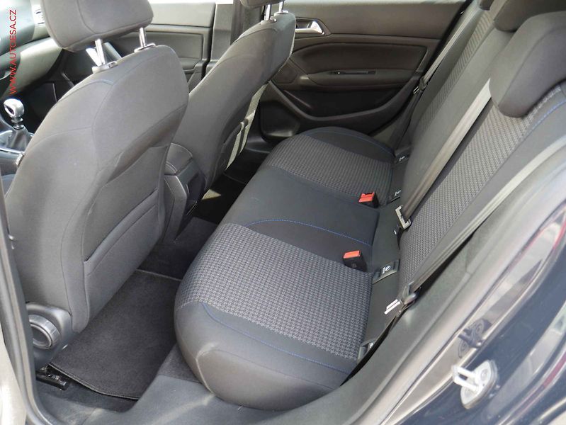 Peugeot 308 (2019) 1.2PT, AC, park.asist - fotka 10 z 20