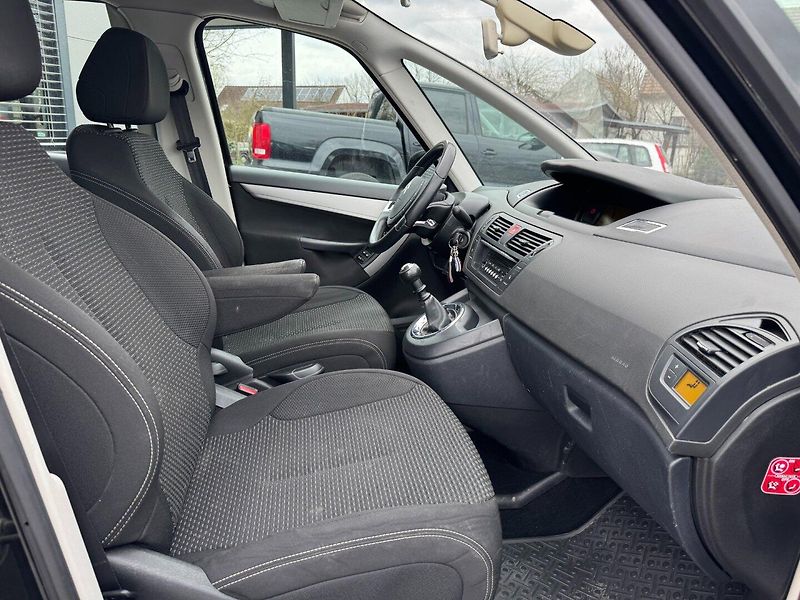 Citroën C4 Picasso (2011) 1,6 HDI 82 KW - fotka 23 z 31