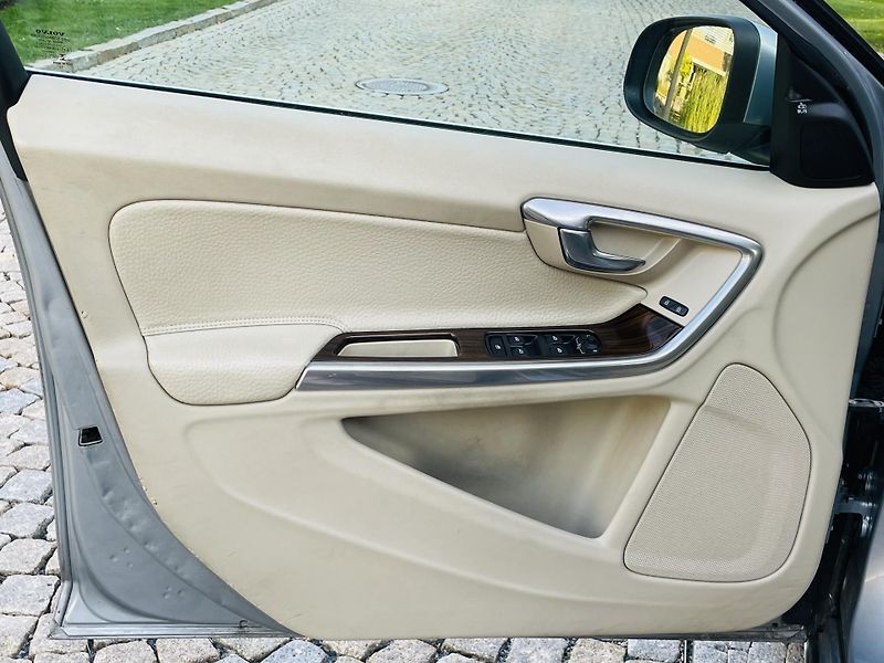 Volvo V60 2.0D4 5V AUTOMAT KAMERA TAŽNÉ - fotka 30 z 43