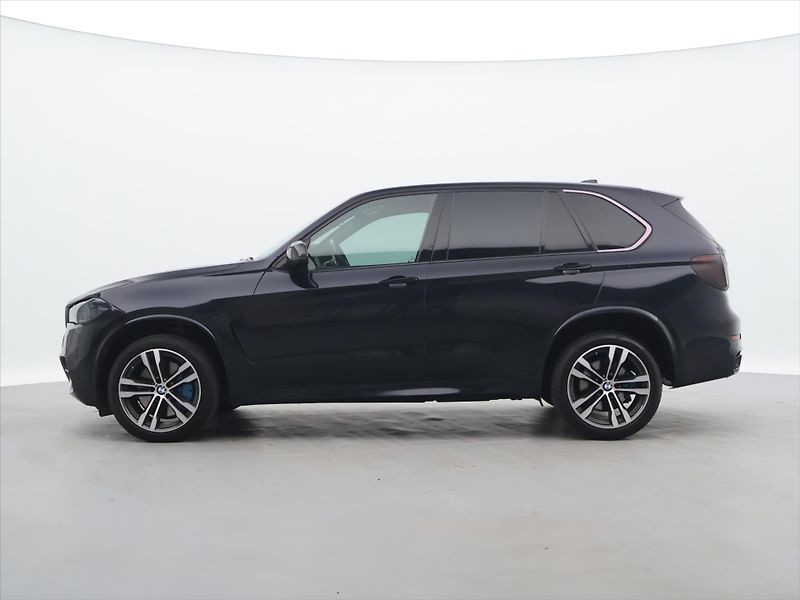 BMW X5 3.0 M50d 280kW xDrive - fotka 4 z 45