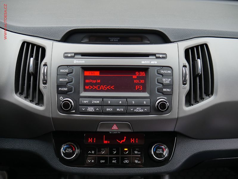 Kia Sportage (2014) 1.6i, ČR, autoAC - fotka 17 z 21