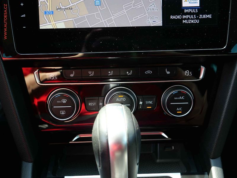 Volkswagen Passat (2018) 2.0 TDi, DSG - fotka 15 z 23