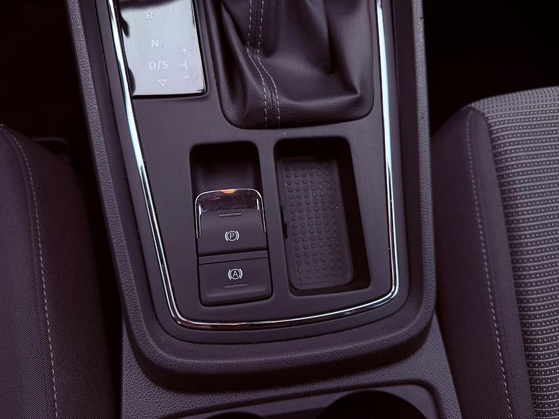 Seat Leon 1.6 TDi DSG, Tažné, Navi - fotka 24 z 29