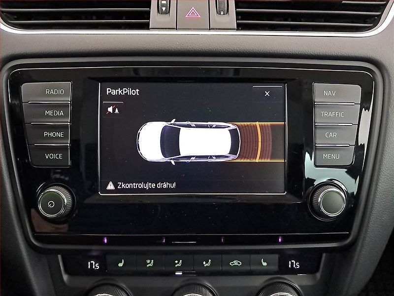 Škoda Octavia (2015) Style 2.0 TDI, Automat, Navi - fotka 16 z 19