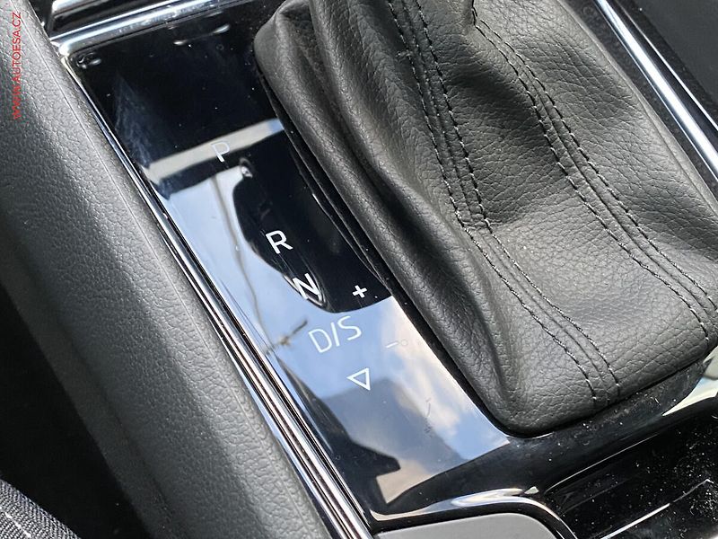 Škoda Karoq (2022) 1.5 TSi, 2.maj,ČR, Exclusive - fotka 14 z 17