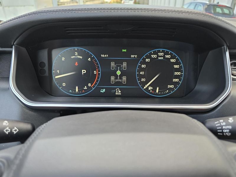 Land Rover Range Rover VOGUE 4,4 V8 250kW 4x4 TAŽNÉ - fotka 51 z 61