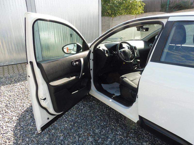 Nissan Qashqai 1.5DCi 110PS NAVI STK TOP STAV - fotka 97 z 189