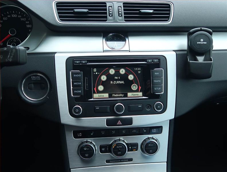 Volkswagen Passat (2012) Highline 2.0 TDI, Navi - fotka 12 z 16