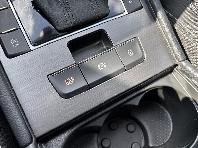 Škoda Superb 2,0 TDI 110kW Style DSG - fotka 36 z 47