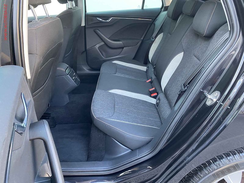 Škoda Kamiq (2020) 1.0 TSi, Style, DSG, navi - fotka 10 z 18