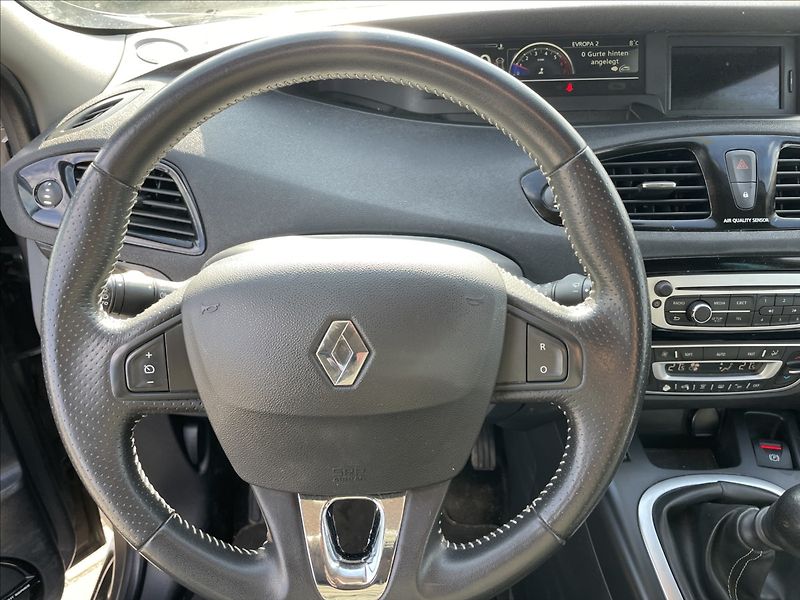Renault Grand Scénic 1,2 TCe 97kw BOSE, GPS, odp. D - fotka 14 z 37