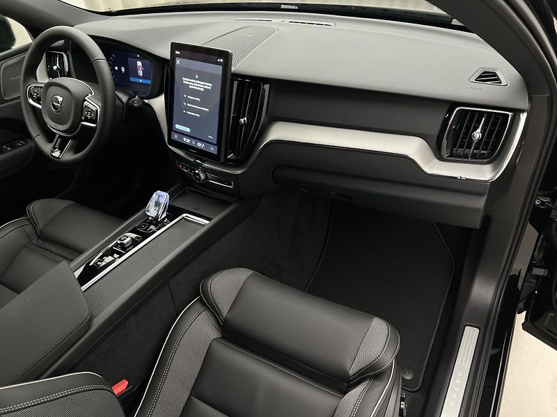 Volvo XC60 (2026) B5 AWD BLACK EDITION PLUS AUT - fotka 19 z 45