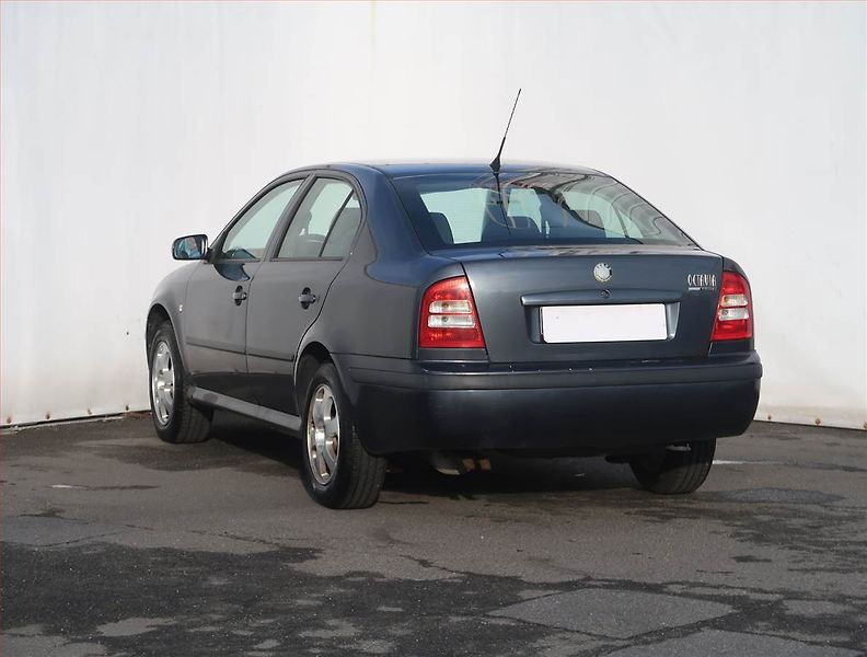 Škoda Octavia (2007) 1.6, po STK, dobrý stav - fotka 4 z 16