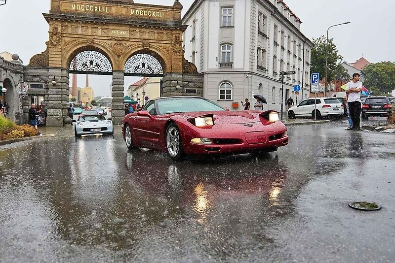 Americké automobily Corvette na 21. ročníku tradičního srazu v areálu Plzeňského Prazdroje.