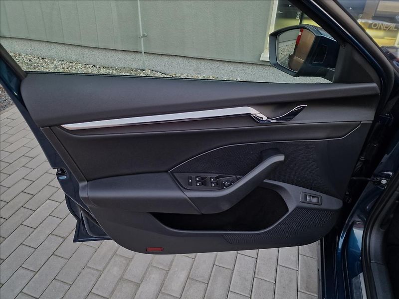 Škoda Octavia 1.4 TSI iV DSG Style,ČR,1.Maj - fotka 38 z 50