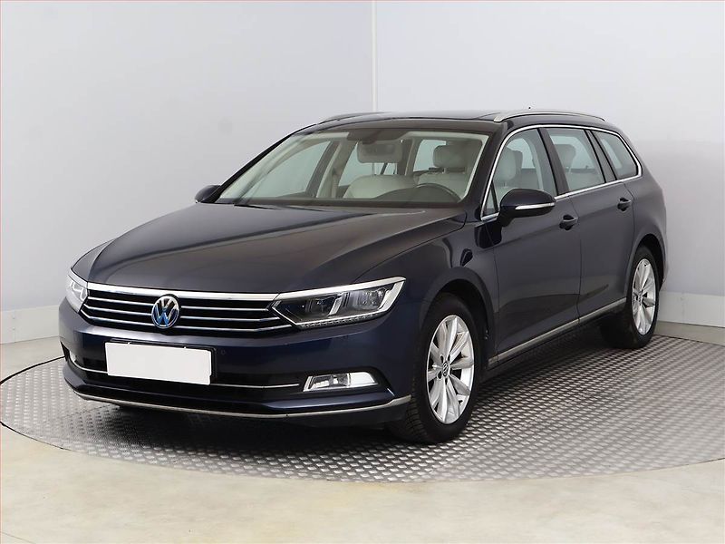 Volkswagen Passat (2016) Highline 2.0 TDI, ČR,1.maj - fotka 2 z 15