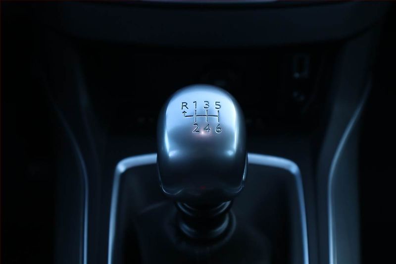 Peugeot 308 (2017) 1.6 BlueHDi, Serv.kniha, Navi - fotka 22 z 26