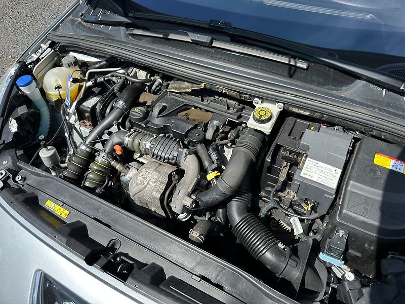 Peugeot 308 (2013) SW 1,6HDI 82Kw - fotka 24 z 24