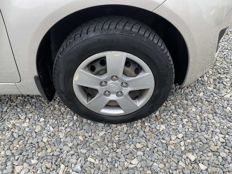 Kia Venga 1.4i 16v 90PS KLIMA SERVIS!!!  - fotka 65 z 144