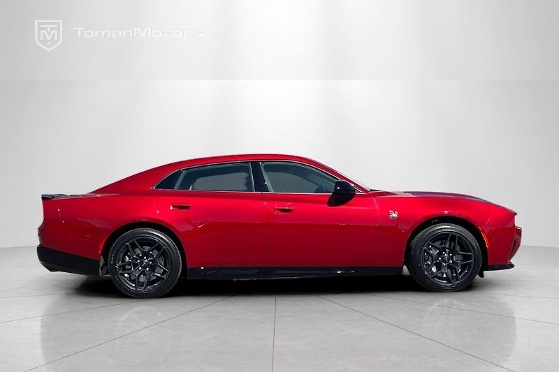 Dodge Charger (2026) 550Hp, ScatPack,4dv, 4x4 - fotka 4 z 15