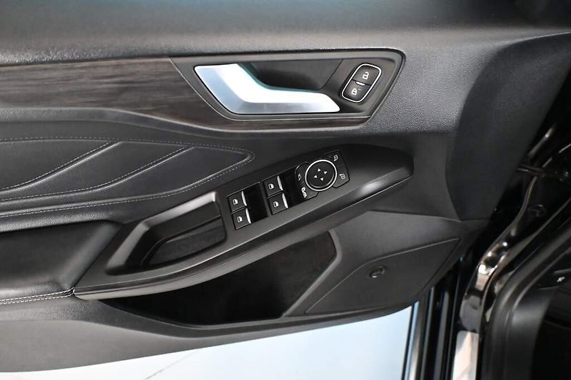 Ford Focus (2021) 2.0 VIGNALE LED ACC Tažné BO 8 - fotka 15 z 40