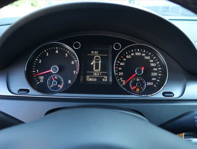 Volkswagen Passat (2011) 1.4 TSI, Serv.kniha - fotka 11 z 16