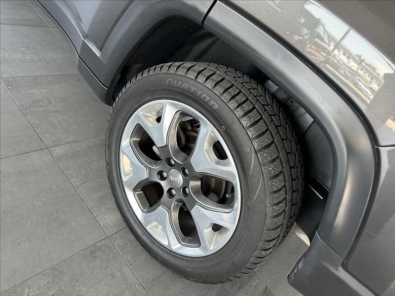 Jeep Compass 2,0   M-Jet 103kW,4x4 - fotka 25 z 26