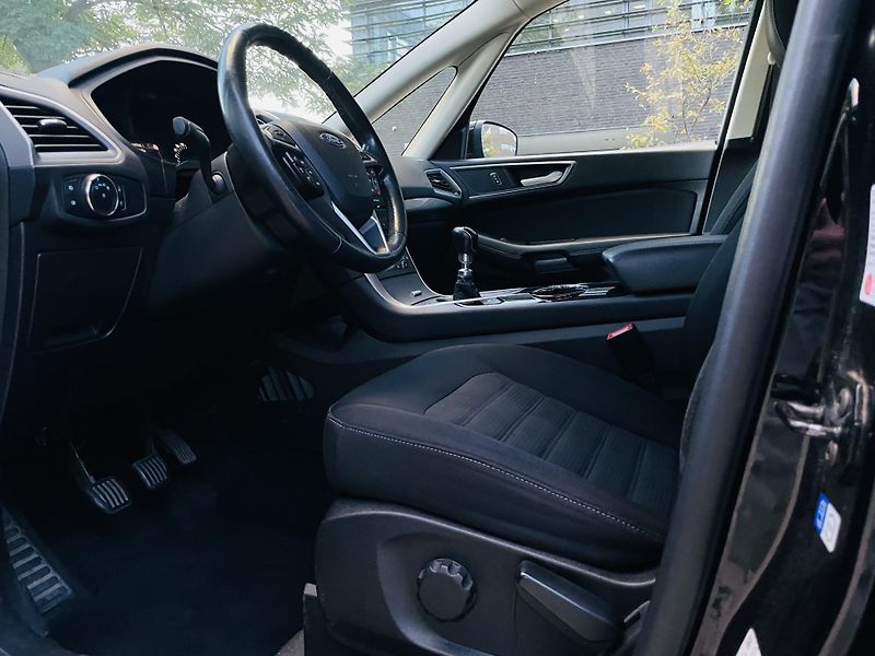 Ford Galaxy 2.0TDCi MANUÁL 7MÍST SENZORY - fotka 28 z 46