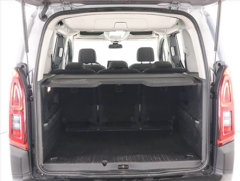 Citroën Berlingo (2019) Shine 1.5 BlueHDi, 5Míst, ČR - fotka 14 z 20