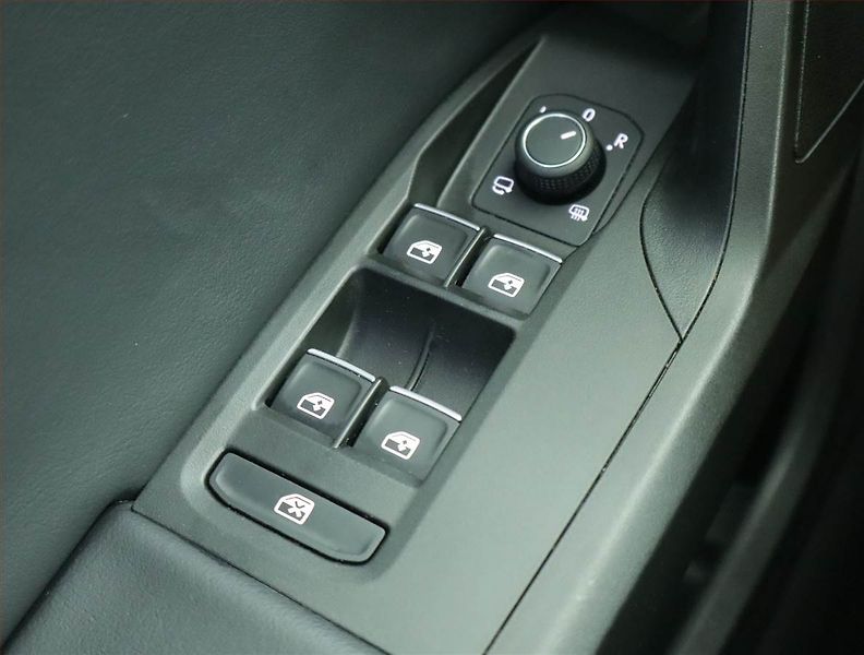 Seat Leon (2022) 1.5 eTSI, Automat, Kůže, Navi - fotka 16 z 20