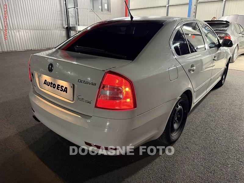 Škoda Octavia (2011) 1.6TDi - fotka 2 z 3