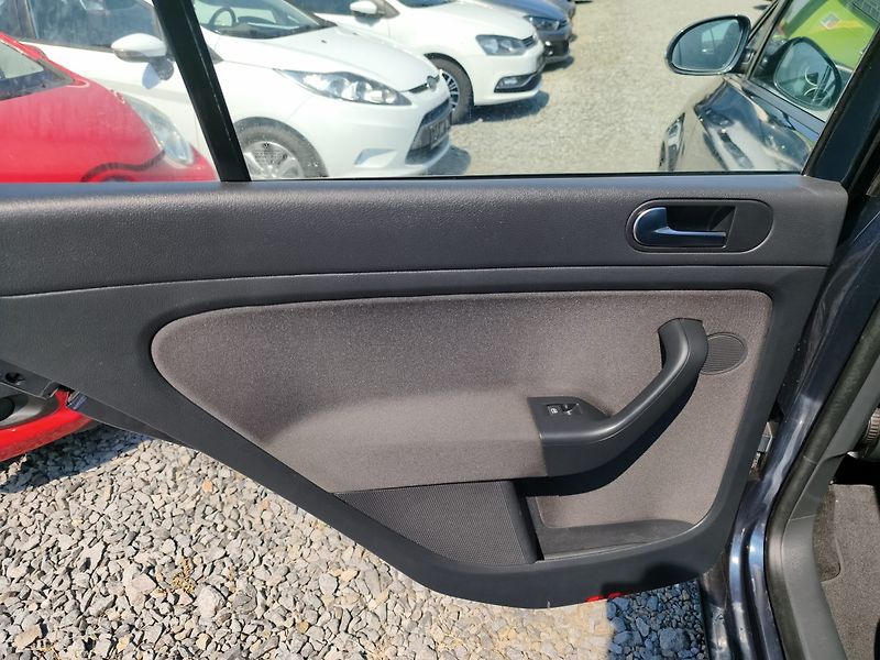 Volkswagen Golf Plus (2010) - fotka 10 z 32