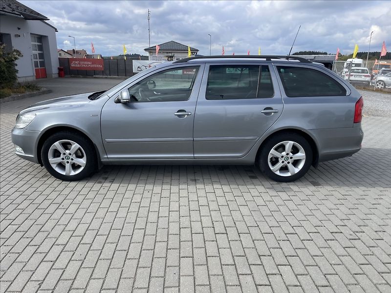Škoda Octavia 1,2 TSi 77kw Ambiente výborný - fotka 25 z 29