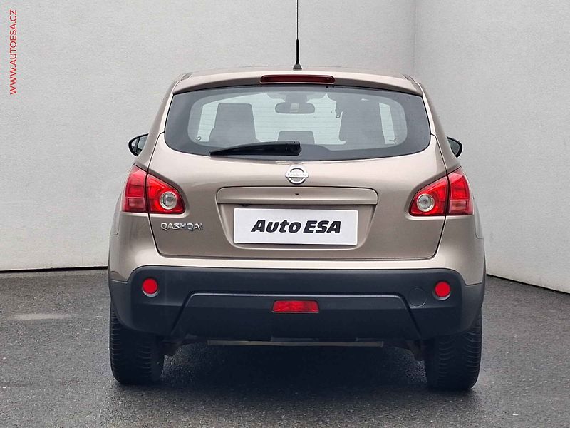 Nissan Qashqai (2007) 2.0i, Tekna, navi - fotka 5 z 18