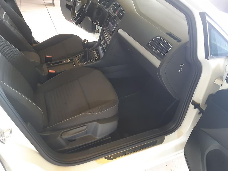 Volkswagen Golf 1.4 TSI DIGIKLIMA NAVI TEMPOM. - fotka 24 z 27