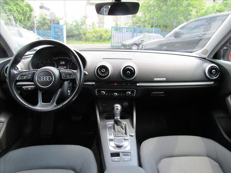 Audi A3 1,6 TDI 81kW Sportback Automat - fotka 11 z 31