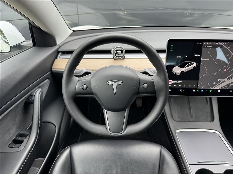 Tesla Model 3 LR REFRESH 4WD 82kWh - fotka 16 z 32