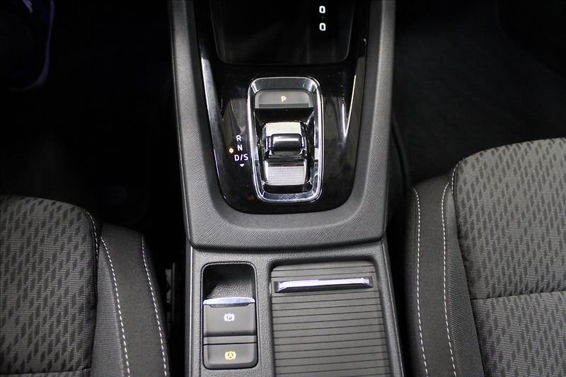 Škoda Octavia 2,0 TDI DSG Style 1.majitel CZ - fotka 25 z 36
