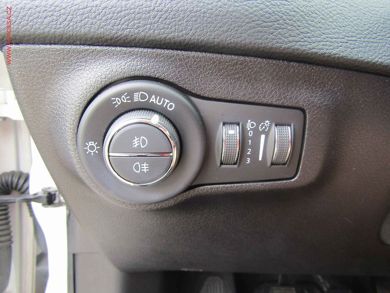 Jeep Compass (2021) 1.3 T-GDi, 2.maj,ČR - fotka 14 z 18