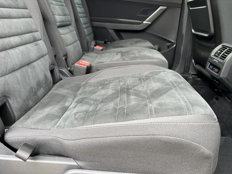 Volkswagen Touran Highline 2.0TDi DSG ČR odp.DPH - fotka 35 z 51